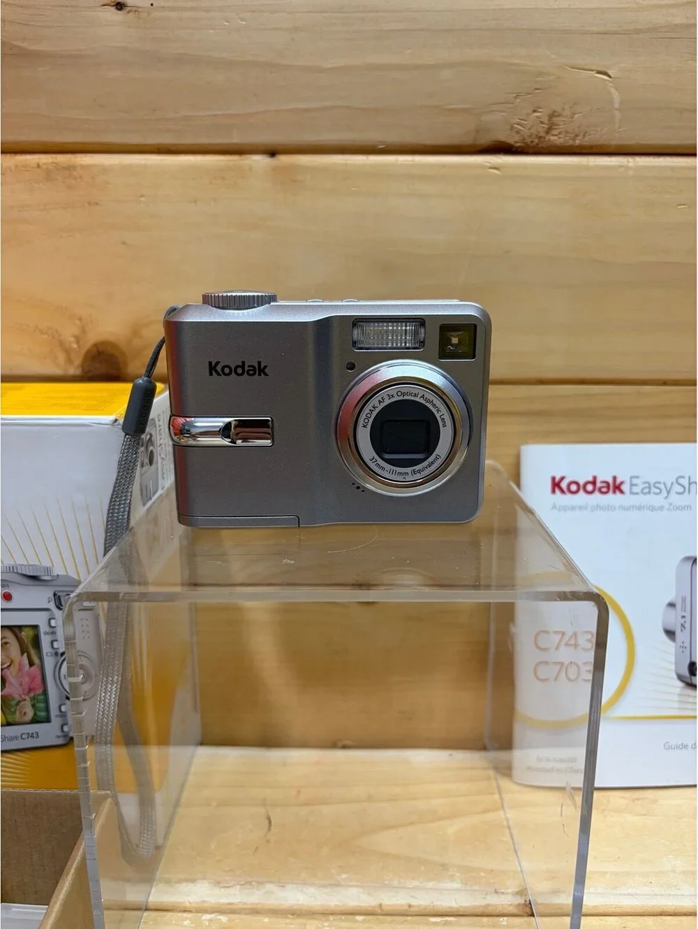 Kodak EasyShare C743 Silver 7.1MP Digital Camera complete with case